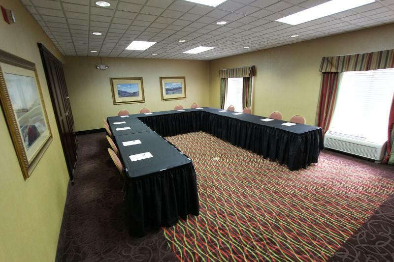 Hotel Baymont By Wyndham Tulsa Esterno foto