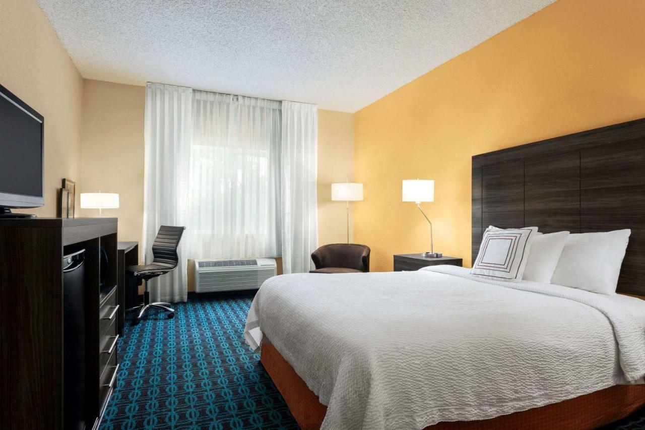 Hotel Baymont By Wyndham Tulsa Esterno foto