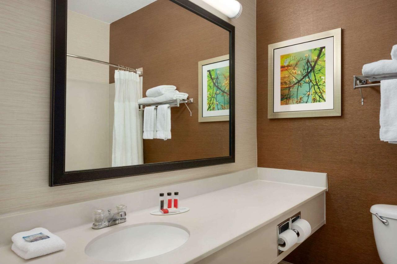 Hotel Baymont By Wyndham Tulsa Esterno foto