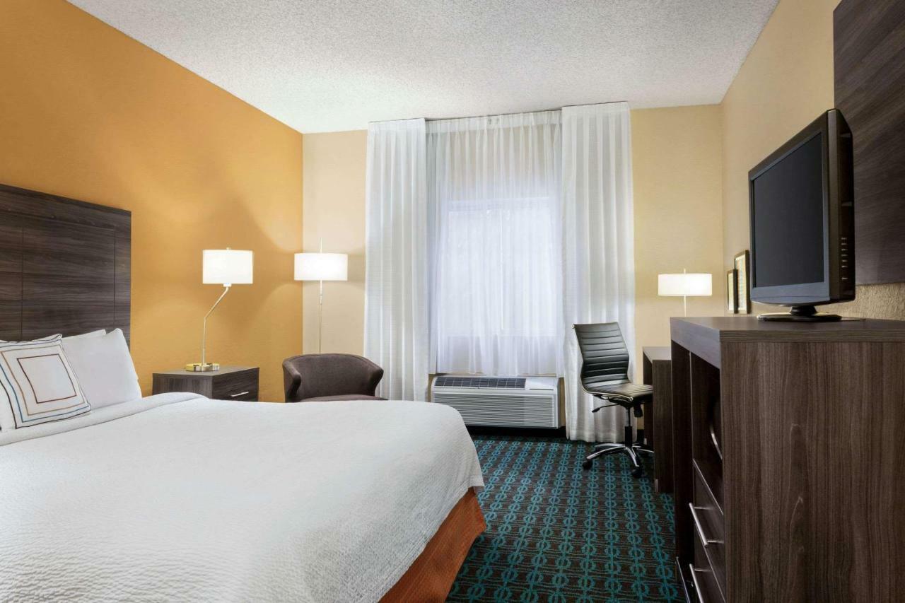 Hotel Baymont By Wyndham Tulsa Esterno foto