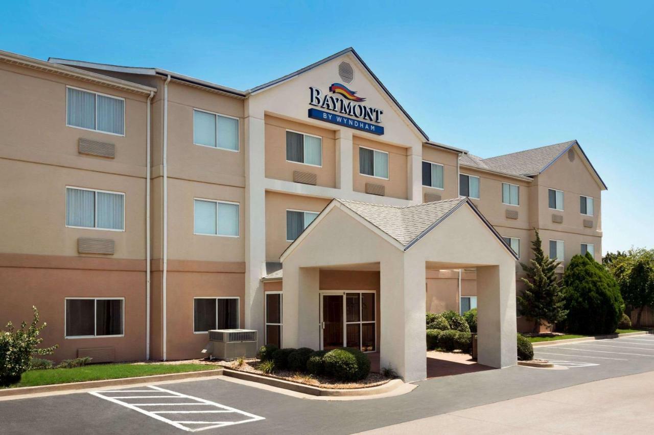 Hotel Baymont By Wyndham Tulsa Esterno foto