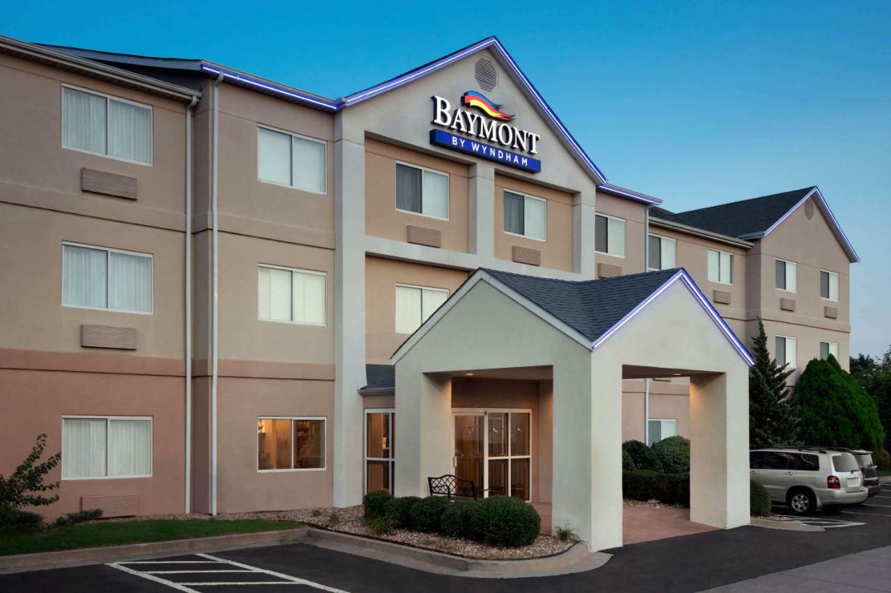 Hotel Baymont By Wyndham Tulsa Esterno foto