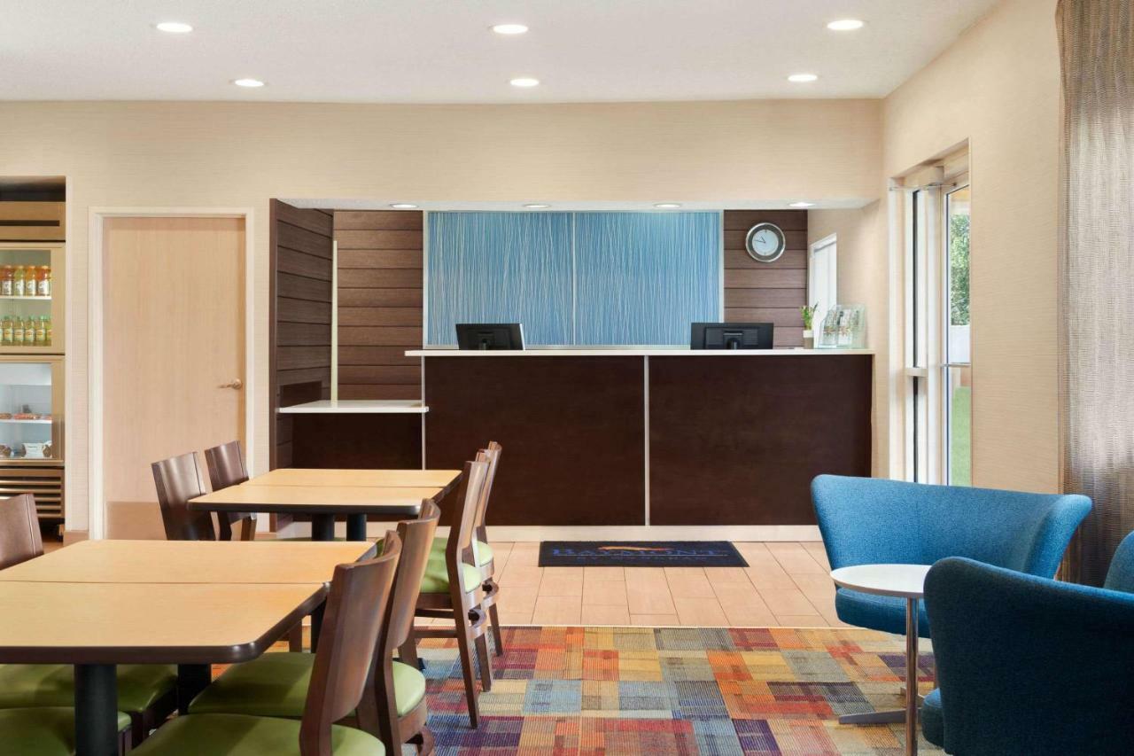 Hotel Baymont By Wyndham Tulsa Esterno foto