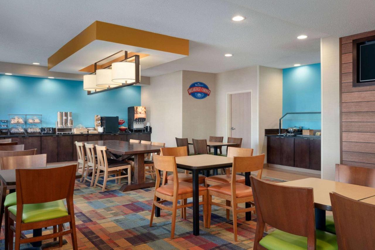Hotel Baymont By Wyndham Tulsa Esterno foto