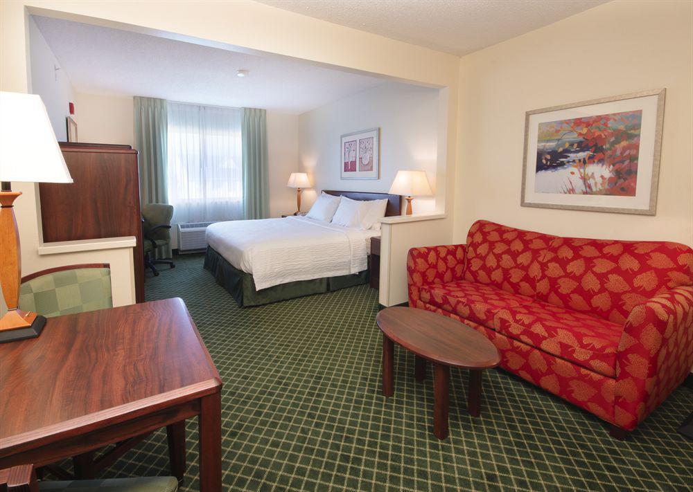 Hotel Baymont By Wyndham Tulsa Esterno foto